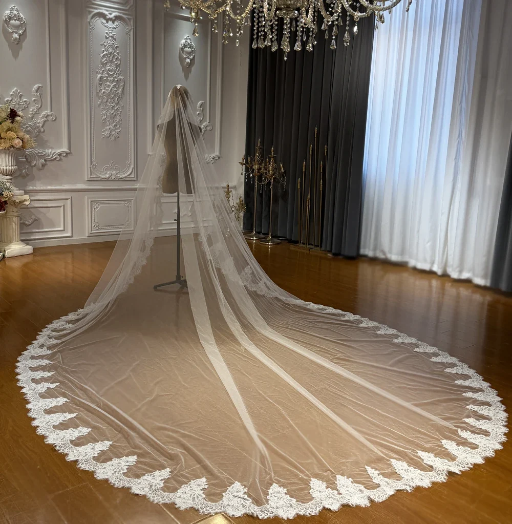 Customized Elegant Off White Lace Veil For NS5022 400cm Long With Comb - Image 3