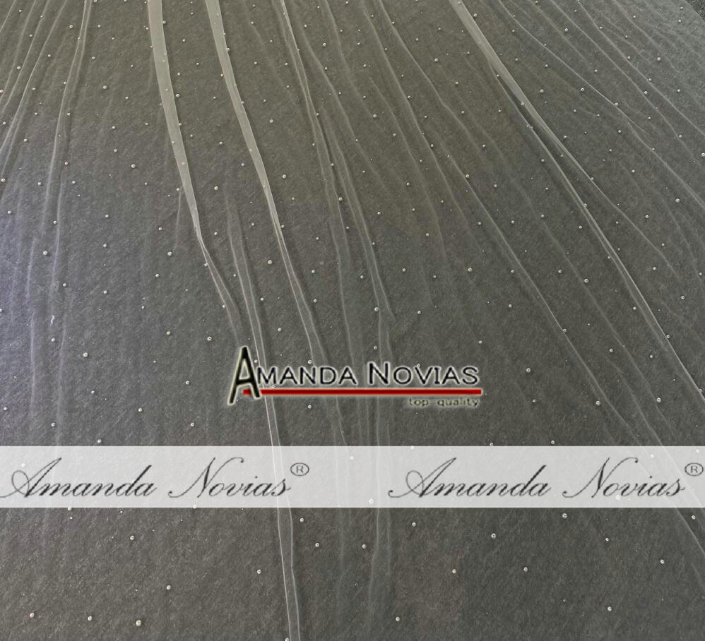 full beading luxury long lace veil 3*4 sizes ivory color top full beading, down part with pearls.no comb - Image 4