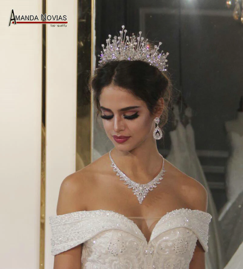 Luxury sparkling wedding crown full beading - Image 3